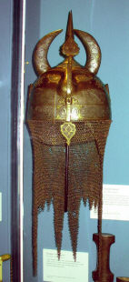 Песидский шлем 17-18 века. Музей Виктории и Альберта в Лондоне