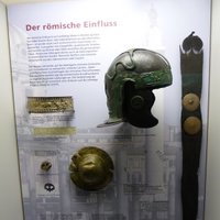 Шлем периода поздней Римской Империи, умбон, ножны