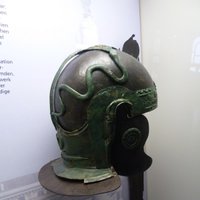 Шлем периода поздней Римской Империи, умбон, ножны