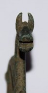 Булавка киммерийская с изображением голов коней