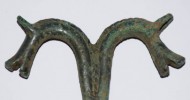 Булавка киммерийская с изображением голов коней