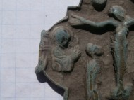 Створка энколпиона квадрифолийной формы 12 века с Распятием Христовым, Предстоящими и Архангелами