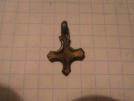 Крестик миниатюрнй бронзовй в эмалях
