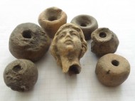 Римская, голова Фортуны + каменные прясла большие