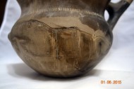 Изображение свастики на древнем кувшине