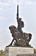 Хан Аспарух - памятник в Добриче, Болгария
