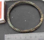 Древний бронзовый браслет
