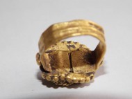 Древнерусский золотой перстень украшенный зернью