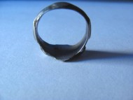 Золотоордынский перстень с рогами и чернением