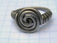 Спиралевидный серебряный перстень Черняховской культуры