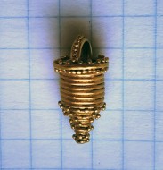 Ведерковидная золотая подвеска ароматница. 3-4 век