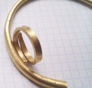 Золотые браслет и накосник Пеньковской культуры
