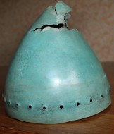Бронзовый шлем раннего железного века