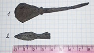 Средневековый черешковый и древний втульчатый наконечники стрелы