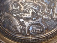 Медальон с зооморфным орнаментом