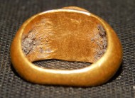 Римский золотой перстень с красным камнем. 3-4 век н. э.