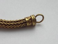 Золотое ожерелье со вставками граната, нач. н. э.