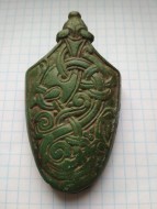 Находка наконечника ножен с зооморфным орнаментом в скандинавском стиле Еллинг