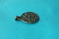 Серебряная позолоченная древнерусская монетовидная привеска со скандинавским мотивом