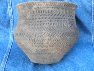 Горшок катакомбной культуры с ямочно-гребенчатым орнаментом