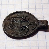 Древнерусская круглая привеска с орнитоморфным изображением. 10-11 ст