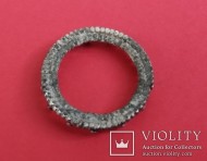 Серебряное височное кольцо или шипастый амулет