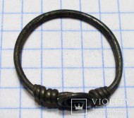Серебряный перстень со спирально-закрученной проволокой на щитке