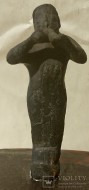 Фигурка - человек играющий на двойной флейте - период - античность (от греков и до чк )