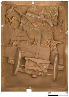 Отреставрированная древняя колесница из гробницы