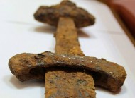 Рукоятка древнего меча, найденного в Бобруйске. Фото Бобруйского краеведческого музея