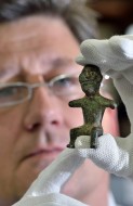 статуэтка древнегерманского бога