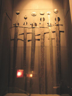 мечи из музея польской армии