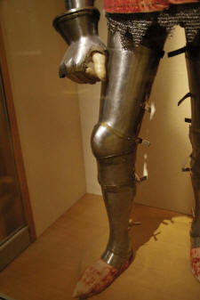 латные ноги 14 век