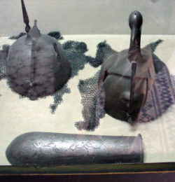 персидские шлема с журавлем