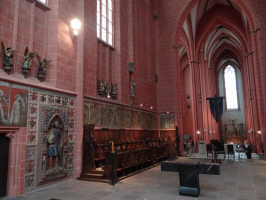 1352 – Граф Гюнтер фон Шварцбург-Бланкенбург (Graf G252;nther von Schwarzburg-Blankenburg († 1349)). Собор Святого Варфоломея, Франкфурт на Майне, Германия.