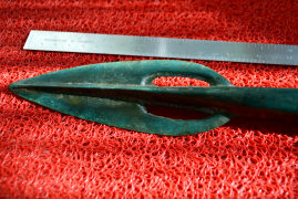 Крупный бронзовый прорезной наконечник копья Белозерской культуры
