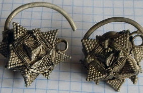Серебряные крупнозернистые звездчатые колты 12-13 век