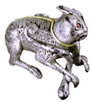 Серебряная статуэтка борющегося животного, 9 век н. э. 