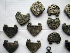 Серебряные поясные бляхи 8-9 в. н. э. Салтово-Маяцкая культура. Хазарский каганат.