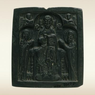 Нательная каменная иконка с Деисусом, 14 век