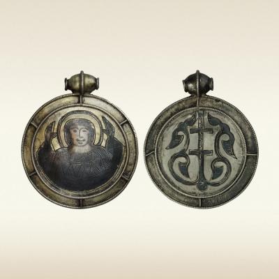 Медальоны: Богоматрь Оранта, Процветший крест. 12 – начало 13 века