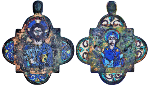 Древнерусский квадрифолийный овальноонечный двустронний крест, украшеный перегородчатыми эмалями. Сожеты: Христос Пантократор - Богородица Оранта