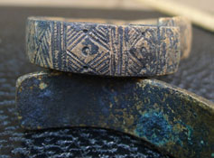 Скандинавский ораментированный браслет, орнамент «засеянное поле»