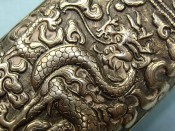 Изображения драконов на китайском палаше