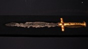 Меч гуннов из золота и железа. IV век н.э.