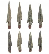 Восемь бронзовых наконечников стрел скифского типа IVв.до н.э.
