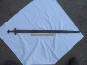  меч, Кировоградская обл.,в лесу, сопутки нет, длина 98,5см вес 825гр, обоюдоострый