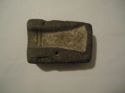 Литейная форма бронзового века на три предмета, центральная часть формы для отливки двух видов кельтов и долота