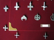 колекция крестиков и подвесок Киевской Руси