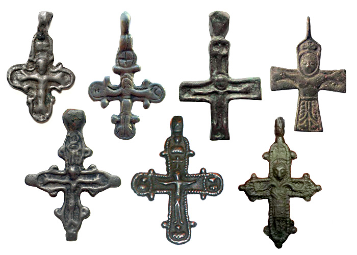 Древнерусские нательные кресты с изображением Распятия, XI-XIII вв